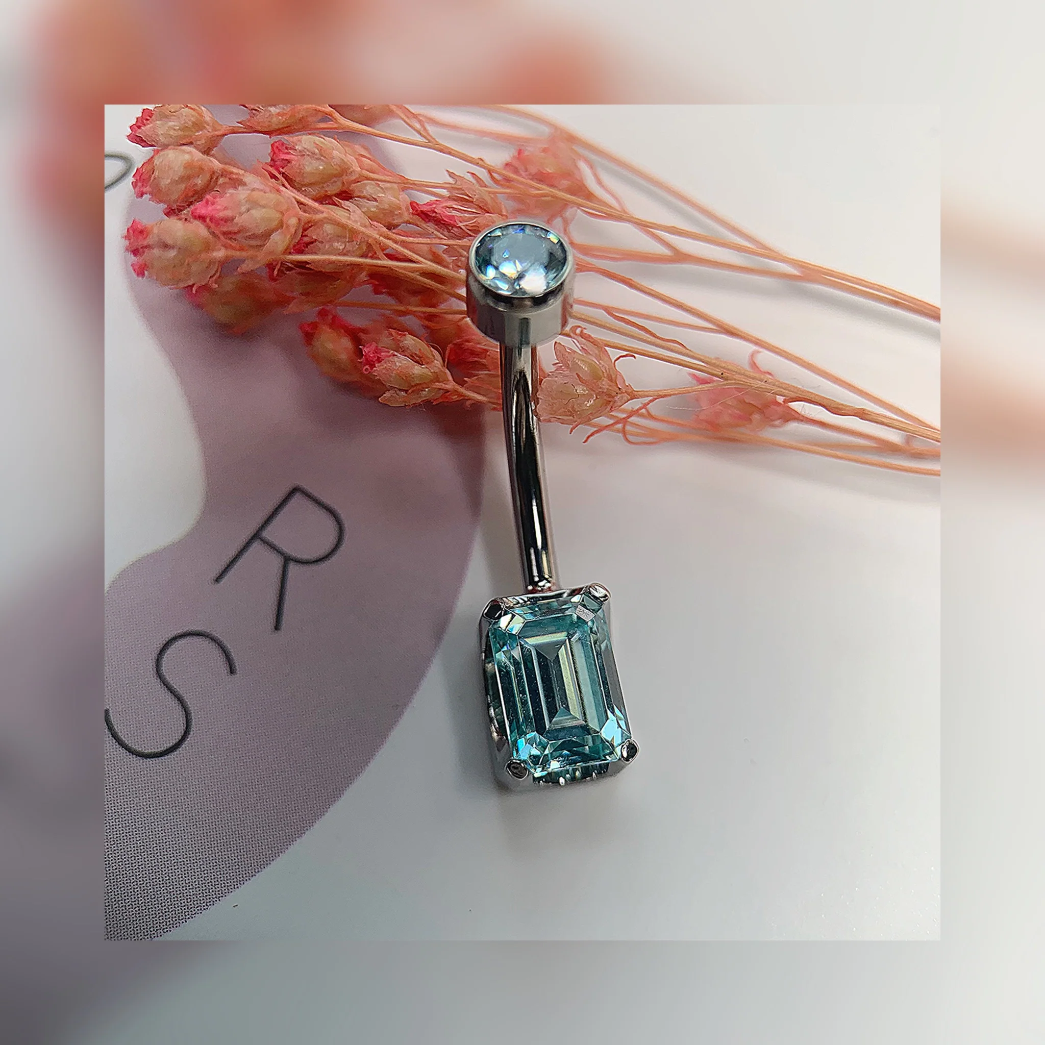 Anatometal Emerald Cut Navel Curve - Image 4
