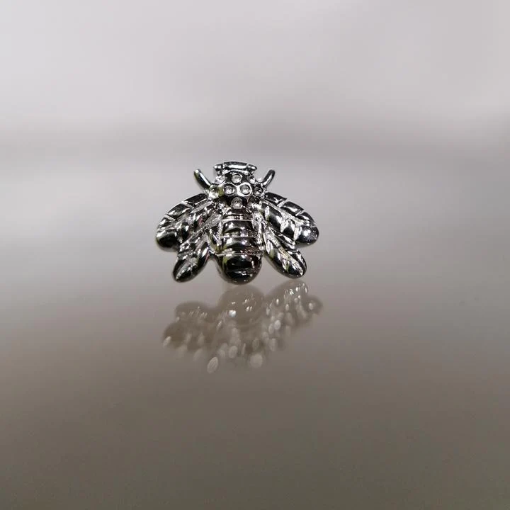 Junipurr Jewelry Gold Bee - Image 4